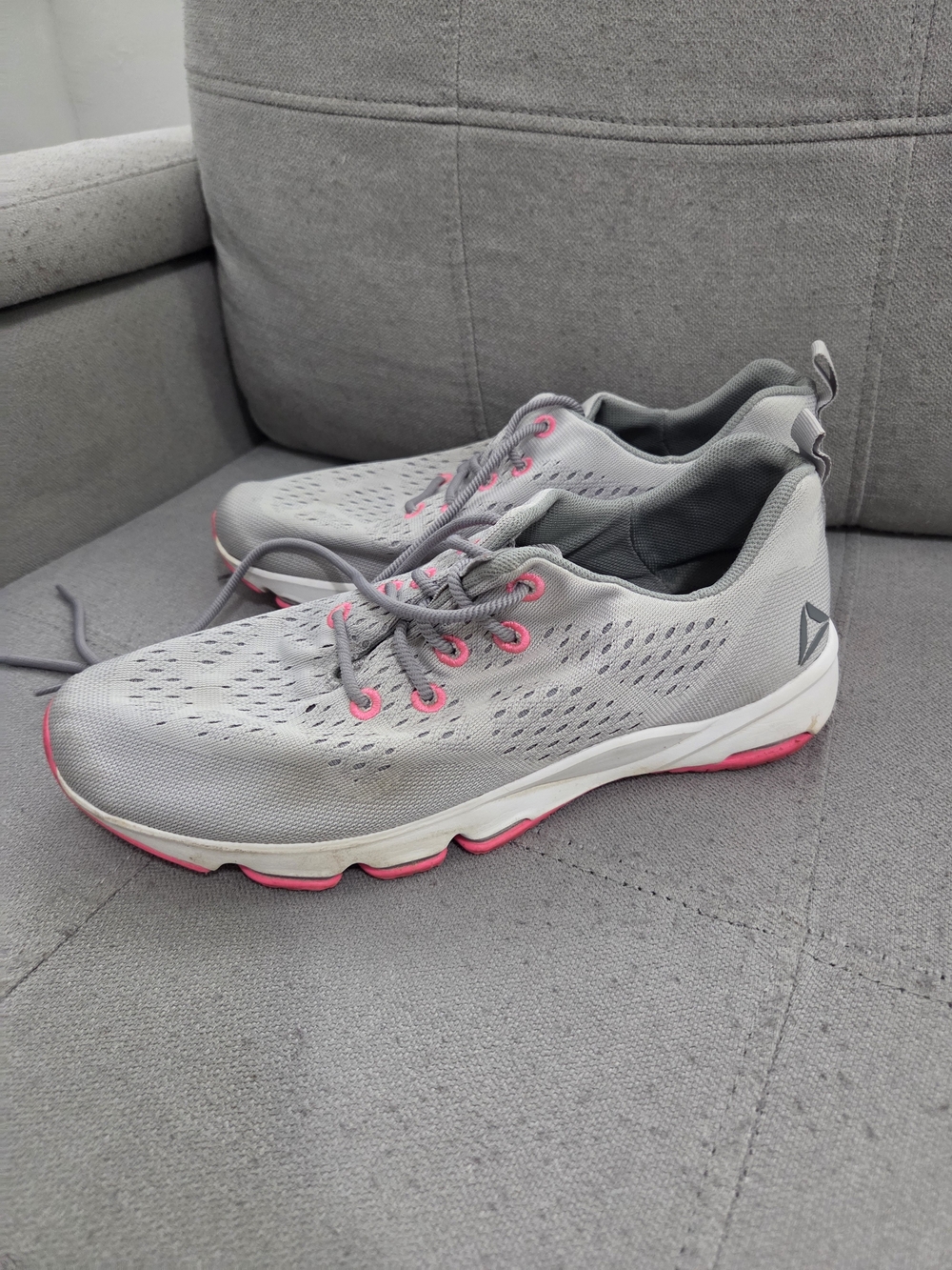Reebok Women’s Size 10 Gray Athletic Sneakers with Pink Accents
